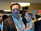 Elon Musk a jeho syn X AE A-Xii (Miami Beach, 18. dubna 2023)