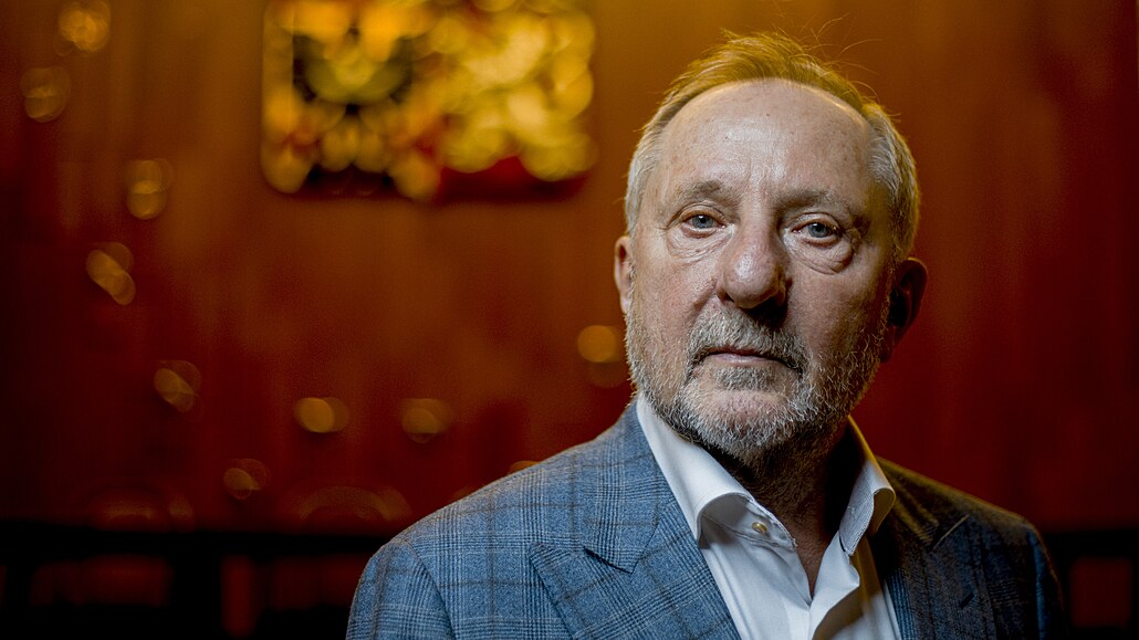 Julius �pi�ák (ANO).