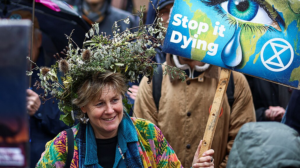 Aktivisté protestují v Londýn� kv�li zm�nám klimatu. (21. dubna 2023)