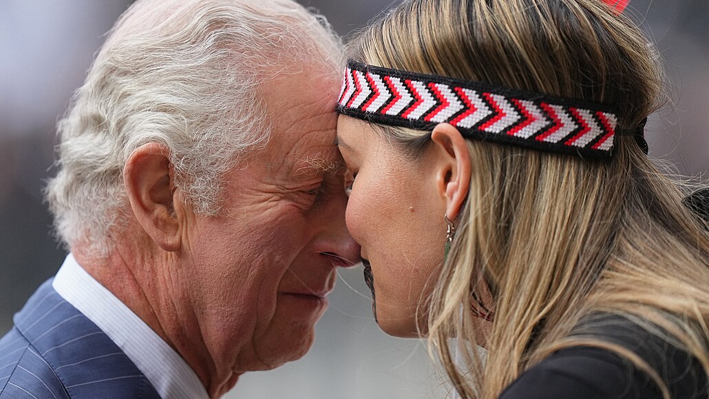 Král Karel III., cho� Camilla, princ William, princezna Kate a dal�í �lenové...