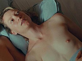 Mia Wasikowska se ukázala nahá ve filmu Bergmanv ostrov.