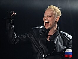 Ruský zpvák aman pi vystoupení v Moskv (9. bezna 2023)