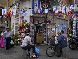 Obchod s vlajkami a dalími symboly izraelské státnosti má ve Dnech...
