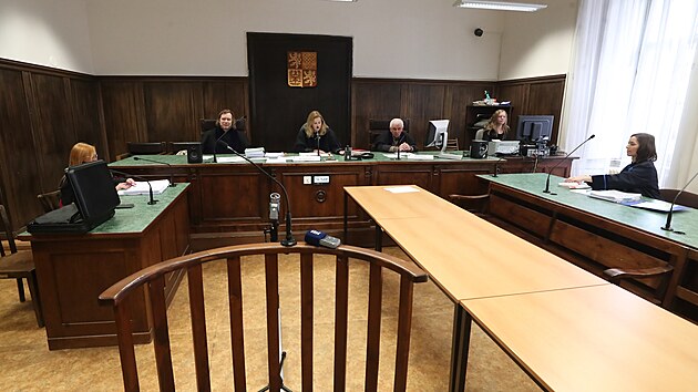 Soud v Praze zaal projednvat kauzu nkdejho komunistickho ministra vnitra Vratislava Vajnara (nen ptomen), kter el obalob za zneuit pravomoci kvli mrtm a zrannm lid na eskoslovenskch sttnch hranicch v 80. letech minulho stolet. (25. dubna 2023)