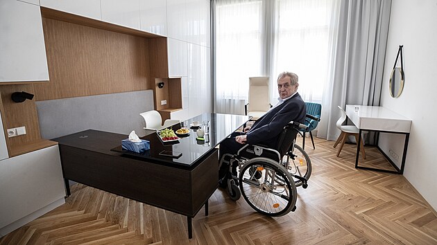 Bval prezident Milo Zeman si otevel novou kancel v Dejvicch. (19. dubna...