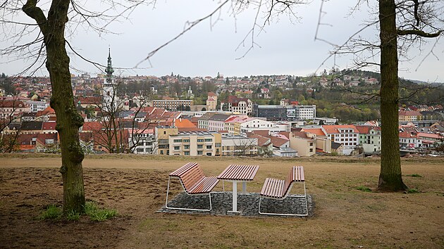 Z t�eb��sk�ho Hr�dku je kr�sn� v�hled nejen na centrum m�sta, ale i do dalek�ho okol�. Dojem z vyhl�dky nyn� umoc�uj� nov� atrakce.