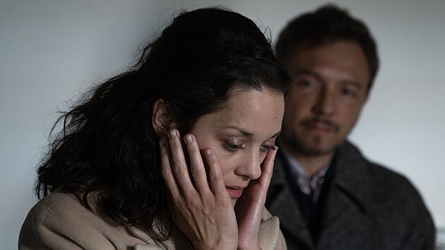 Marion Cotillardov� ve filmu Bratr a sestra