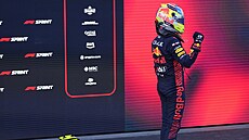 Sergio Pérez z Red Bullu se raduje z vítzství ve sprintu na Velké cen...