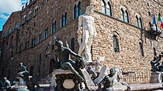 Neptunova fontána se nachází ve Florencii na námstí Piazza della Signoria,...
