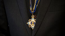 Pedseda Senátu Milo Vystril (ODS) pevzal ukrajinské státní vyznamenání....