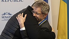Pedseda Senátu Milo Vystril (ODS) a éf ukrajinské Nejvyí rady Ruslan...