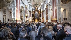 Poslední rozlouení s Danou Nmcovou v kostele svatého Ignáce v Praze