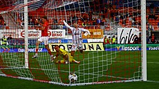 Brnnský Michal evík stílí gól v ligovém utkání proti eským Budjovicím