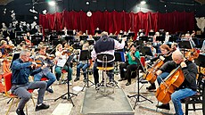 Janá�kova filharmonie Ostrava v sou�asné dob� zkou�í v provizorních prostorách...