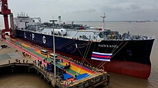 V Šanghaji představili největší tanker pro přepravu LNG na světě. Nová loď...