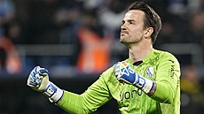 Manuel Riemann z Bochumi oslavuje.