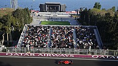 Charles Leclerc z Ferrari v kvalifikaci na Velkou cenu Ázerbájdžánu
