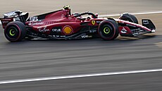Carlos Sainz z Ferrari v kvalifikaci na Velkou cenu Ázerbájdánu