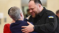 P�edseda Nejvy��í rady Ukrajiny Ruslan Stefan�uk p�i p�íchodu na setkání (24....