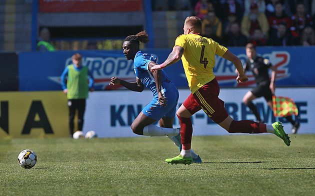 Liberec - Sparta 1:3, obrat v nastavení, dvě penalty proměnil Mabil, skóroval i Kuchta