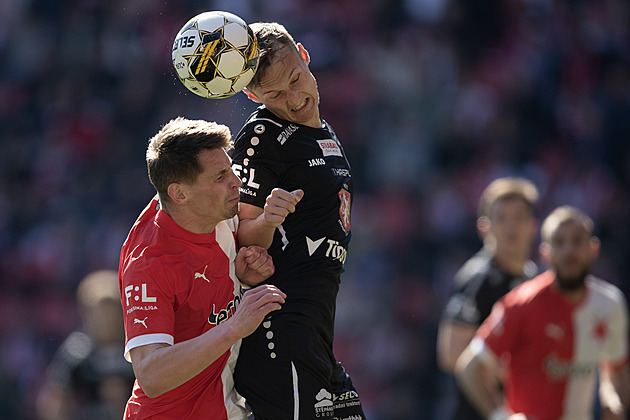 Problém nejen pro derby. Olayinka a Masopust mají po sezoně, řekl kouč Slavie