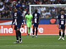 Zklamaný útoník PSG Kylian Mbappé po druhé inkasované brance v utkání s...