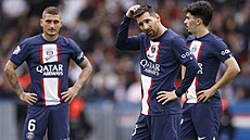 Zamyšlený Lionel Messi se svými spoluhráči během zápasu s Lorientem. | na serveru Lidovky.cz | aktuální zprávy