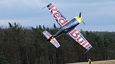 Hlavním lákadlem sobotní letecké show v K�i�anov� bude jeden z nejlep�ích �eských akrobatických pilot� Martin �onka.