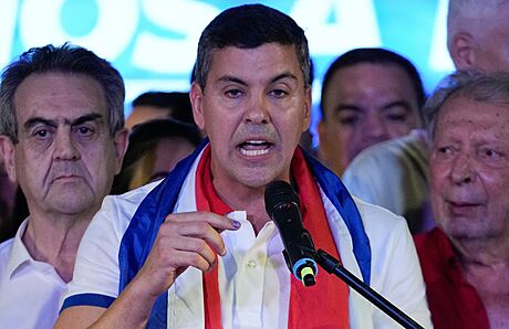 Santiago Pea (uprosted) je novým prezidentem státu Paraguay, do úadu vstoupí...