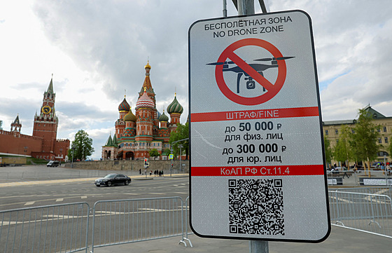 Cedule zakazující létání bezpilotních letoun v centru Moskvy  (3. kvtna 2023)