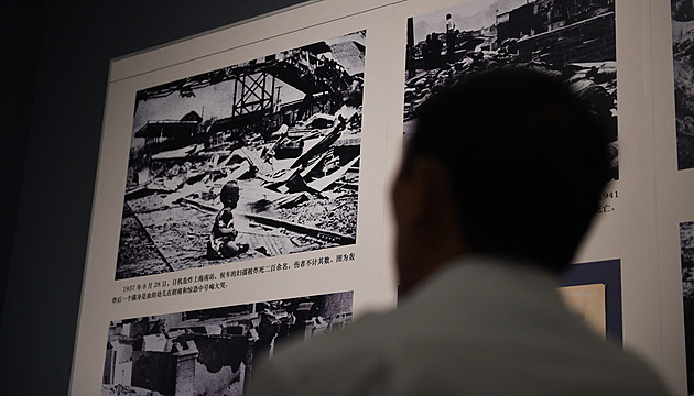 Ohořelé dítě probudilo Ameriku. Japonci na hlavu fotografa vypsali odměnu