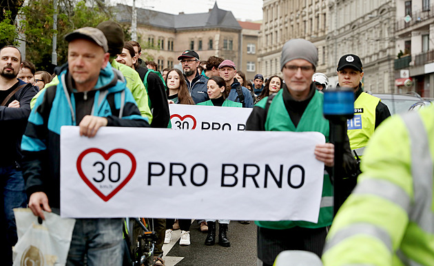 Aktivisté zastavili provoz v centru Brna. Žádali snížení povolené rychlosti