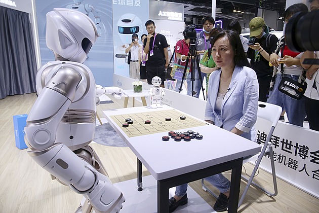Čínské dilema: prvenství v AI, nebo cenzura? I chatbot bude soudruhem