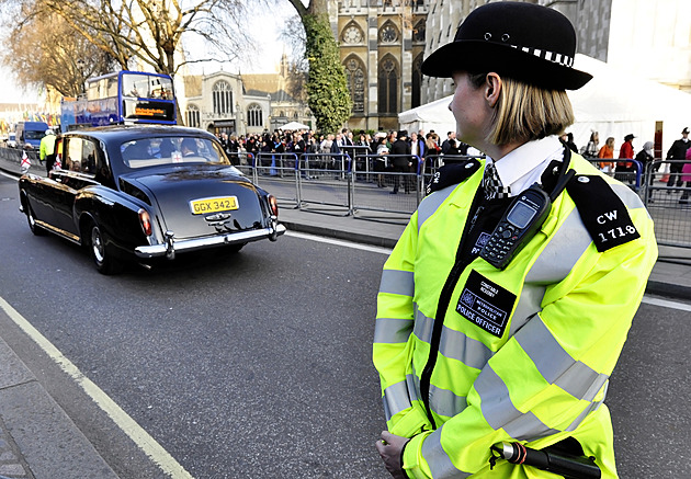 A co kdyby korunovaci ohrozili teroristé? Londýn čeká operace Golden Orb