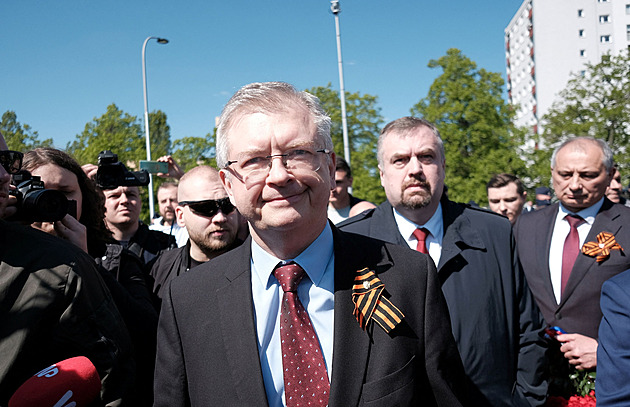 Poláci opět potupili ruského ambasadora, nepustili ho na hřbitov vojáků SSSR