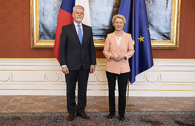 Mír zajistí pomoc Ukrajině, EU musí posílit obranu, řekla Leyenová v Praze