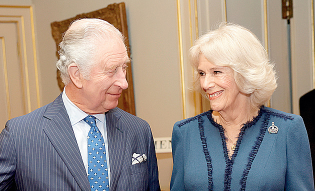 Král Karel III. a jeho manelka královna Camilla.