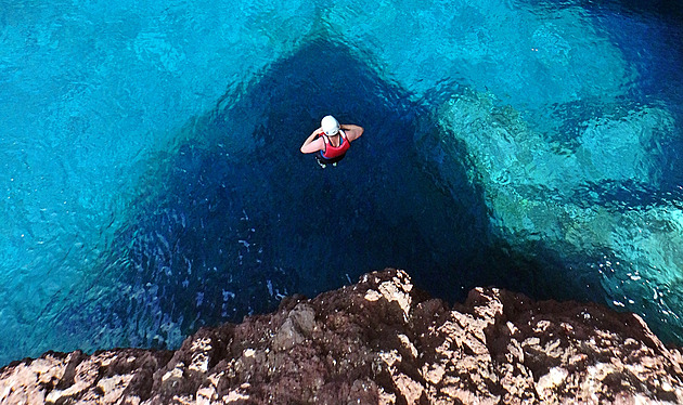 Nejoblíbenější zábava na Madeiře. Zkusil jsem skákání z útesů s profíky