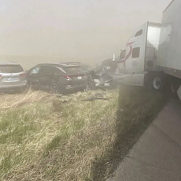 V Illinois udeřila prachová bouře. Hromadná nehoda si vyžádala už šest obětí
