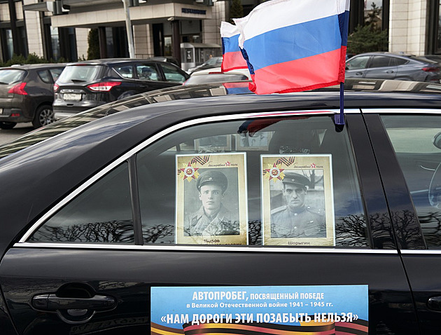 (Ne)smrtelný pluk. Kreml zrušil oblíbený průvod, mohl by prozradit ztráty