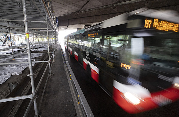 Silničáři vyznačí omezení, letošní oprava Barrandovského mostu začne v pondělí