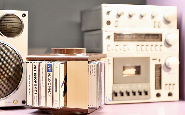 První barevná televize Tesla. Muzeum ukazuje staré poklady domácností