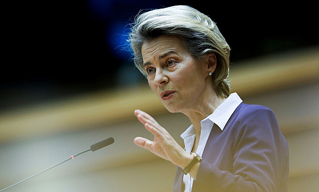 Do Prahy míří von der Leyenová. Začínají maturity i zápisy do školek