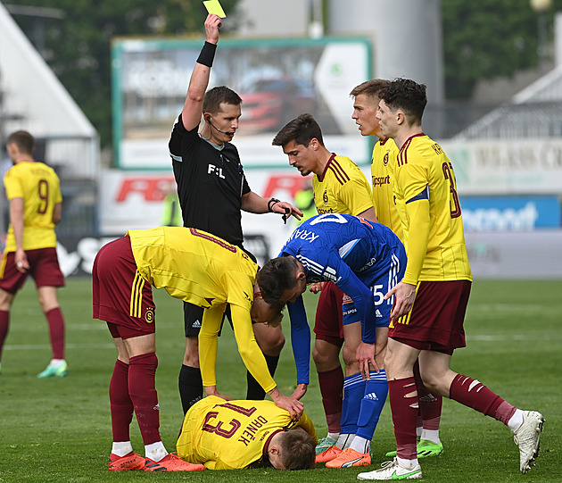 Sudí nechyboval, když nepískl penaltu proti Spartě. Měl však vyloučit hráče Olomouce