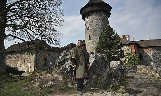 Naučná stezka na Sovinec odvede lidi ze silnice na pohodovou procházku