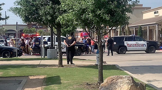 Mezi obětmi sobotní střelby v Dallasu je dvojice školaček i tříletý chlapec
