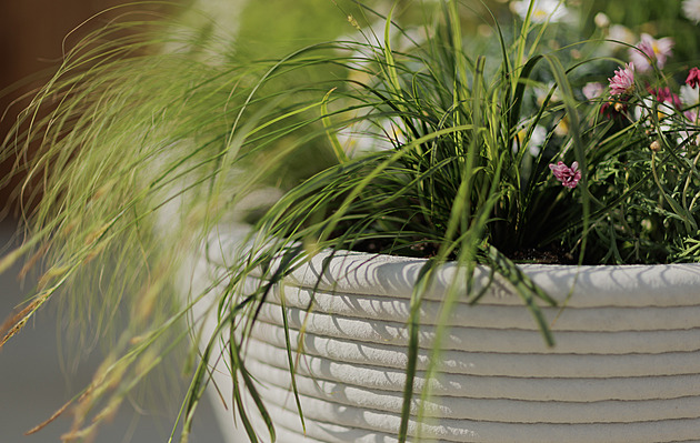 Pomocí 3D tisku může vzniknout dům, ale také obří květináče