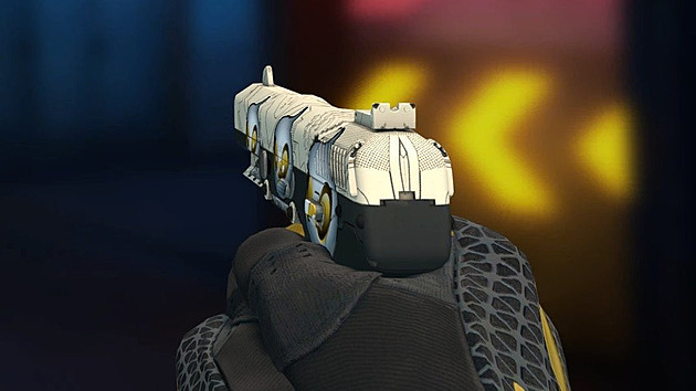 Utratil desítky tisíc za videoherní zbraň, která vypadá jako vagína