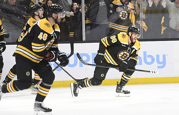 Šok, zklamání a kapitánova bolest. Boston promarnil velkou šanci, co dál?