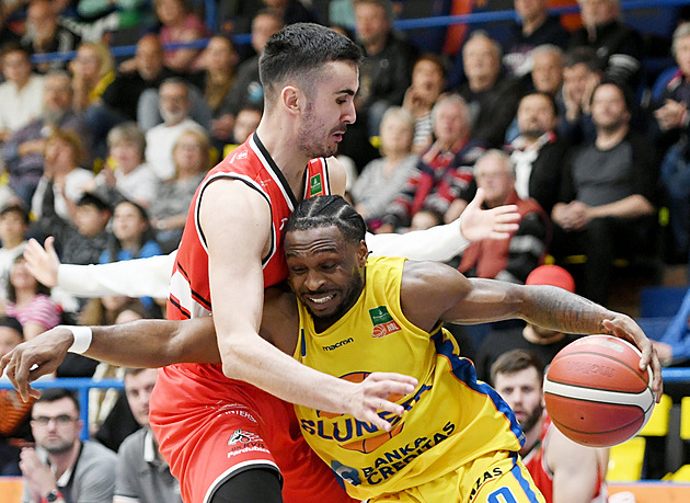 Děčín? Budeme v rytmu, věří před finále asistent pardubických basketbalistů